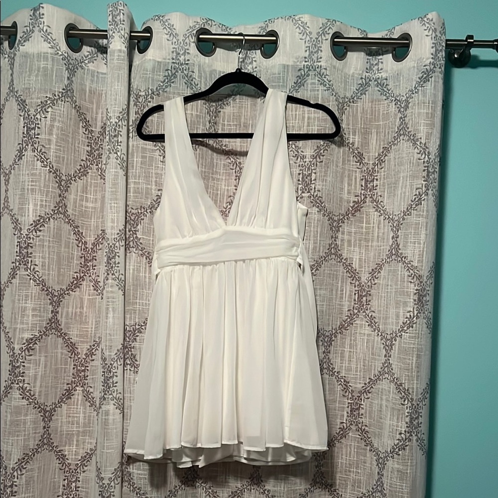 Lucy in the Sky White Sleeveless Dress